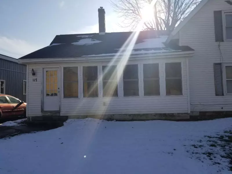 117 W Cross Street, Clarksville, MI 48815