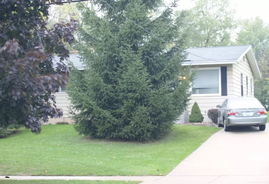 853 Plymouth NE Avenue, Grand Rapids, MI 49503