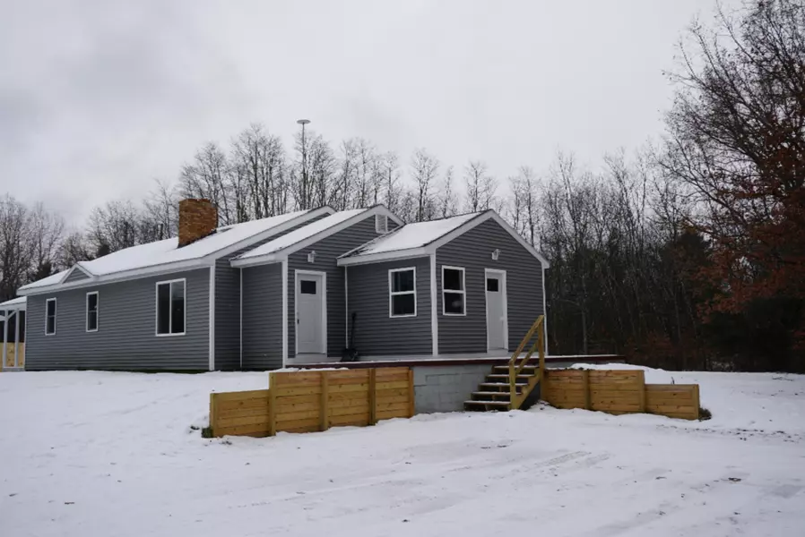 4416 E 28th Street, White Cloud, MI 49349