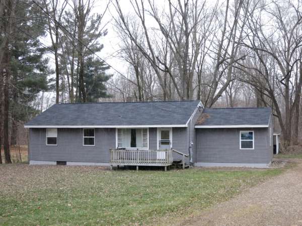 933 James Street, Plainwell, MI 49080