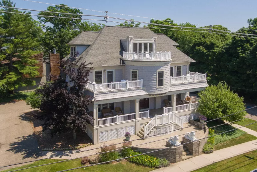 56 North Shore Drive, South Haven, MI 49090