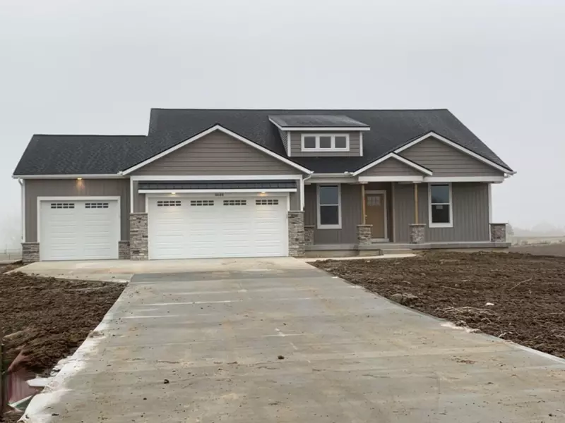 10185 E East Paris E, Caledonia, MI 49316