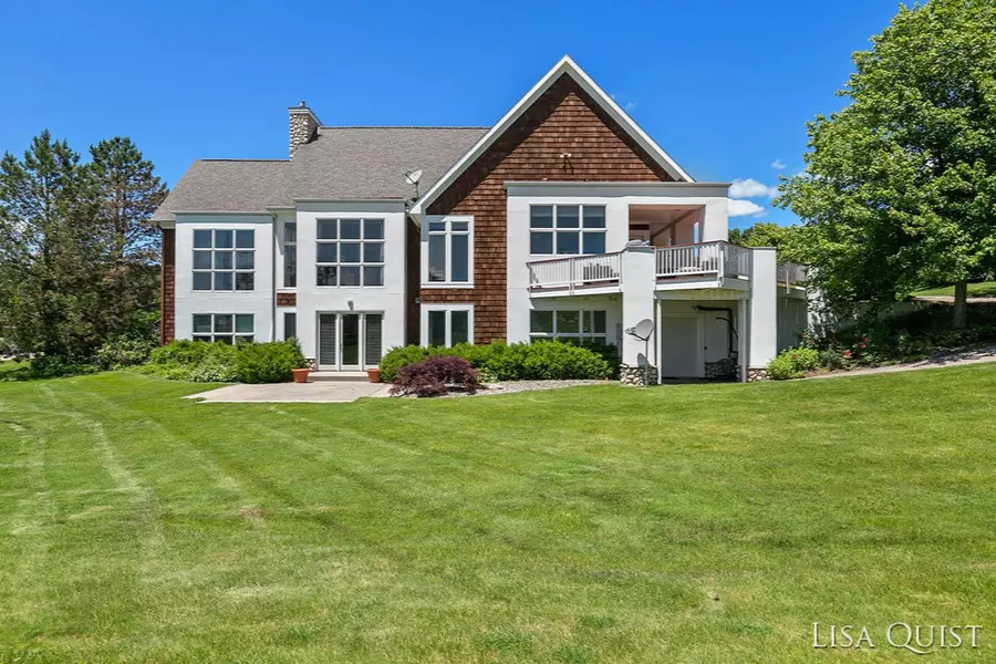 6090 Boulder Ridge NE Drive, Belmont, MI 49306