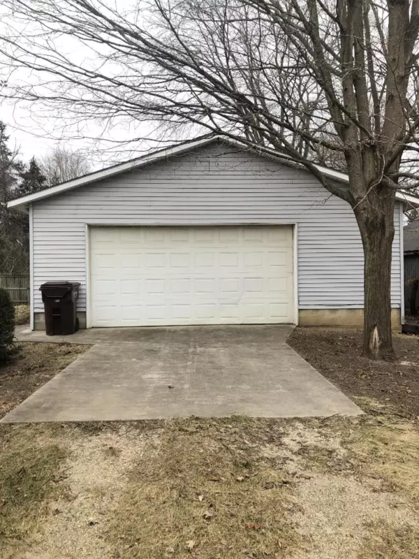 Bangor, MI 49013,516 Hamilton Avenue