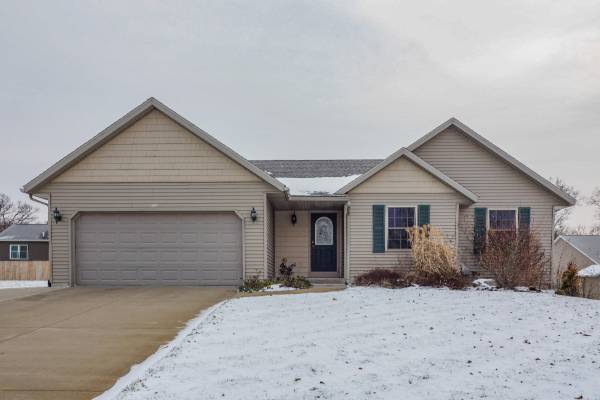 1011 Comstock Court, Otsego, MI 49078