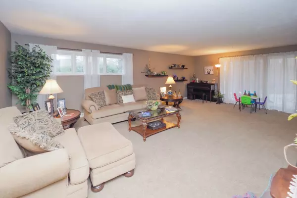 Sturgis, MI 49091,1102 S Lakeview Street