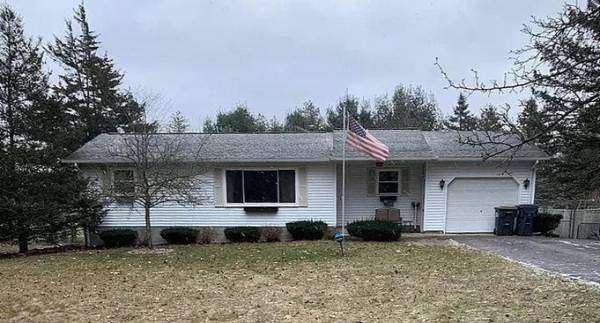 34098 Vauxhill Drive, Paw Paw, MI 49079