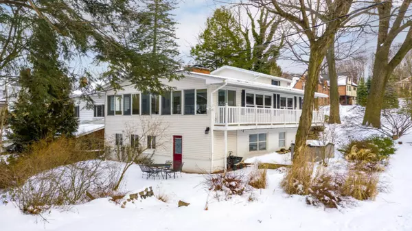709 Lake Avenue, Grand Haven, MI 49417