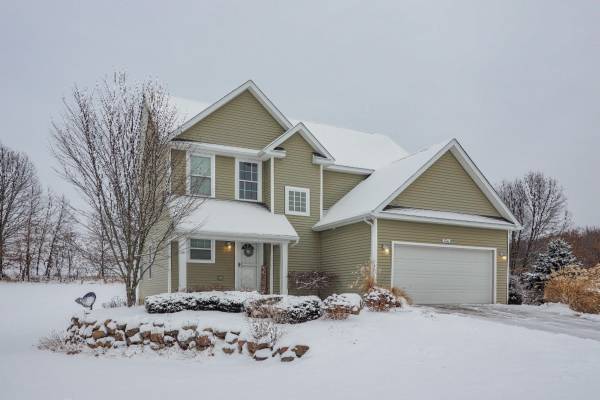 27120 Birmingham Court, Paw Paw, MI 49079