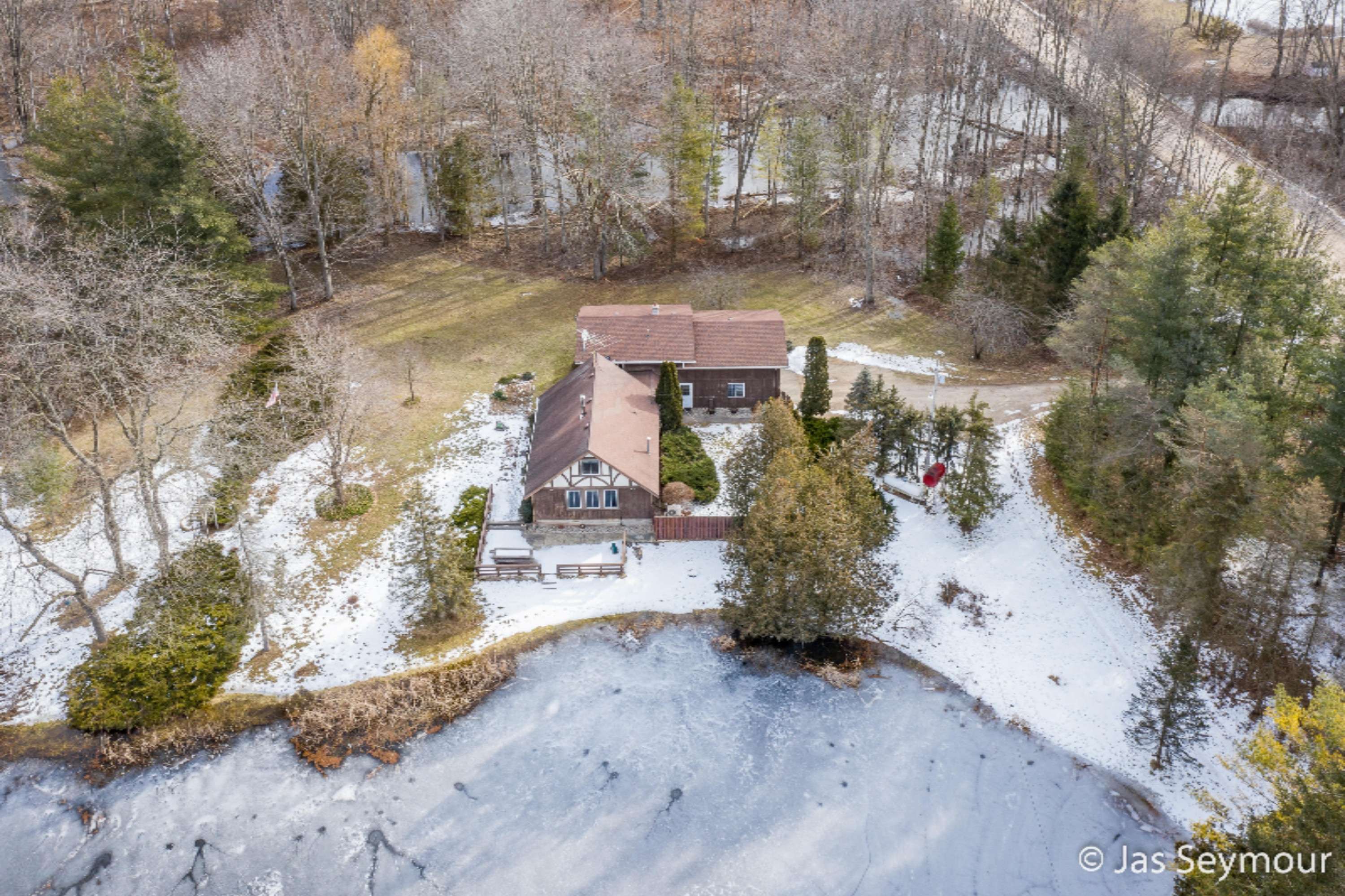 5961 E Charles Road, Ionia, MI 48846