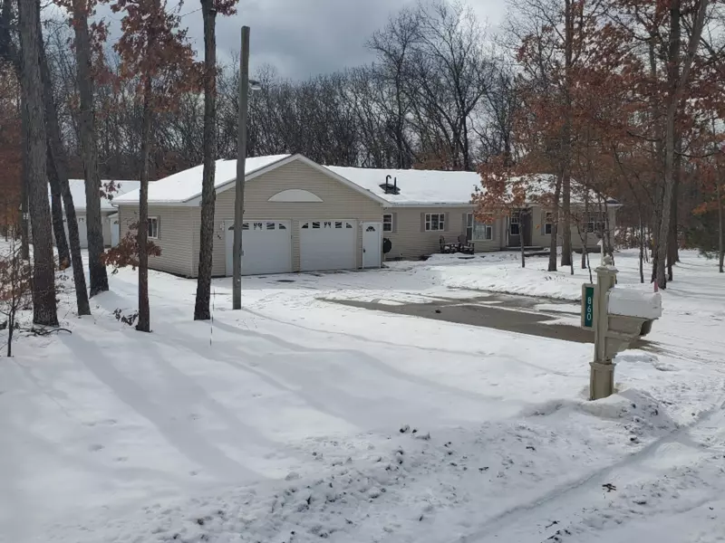 860 Washington Street, White Cloud, MI 49349