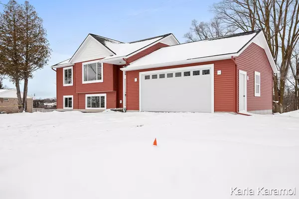 Cedar Springs, MI 49319,5337 17 Mile NE Road