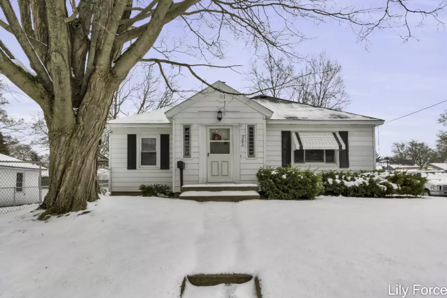 3292 Barrett SW Avenue, Grandville, MI 49418