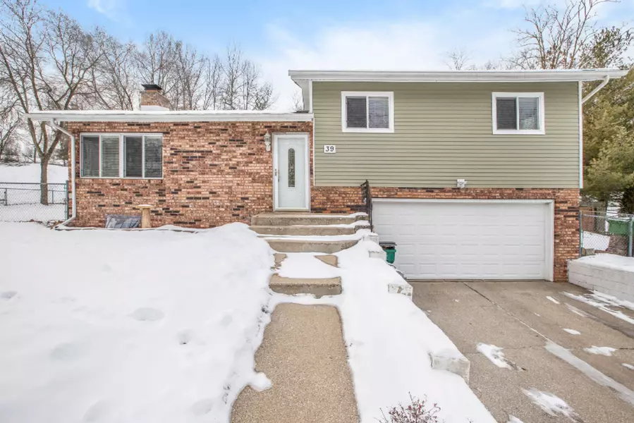 39 Royal Road, Springfield, MI 49015