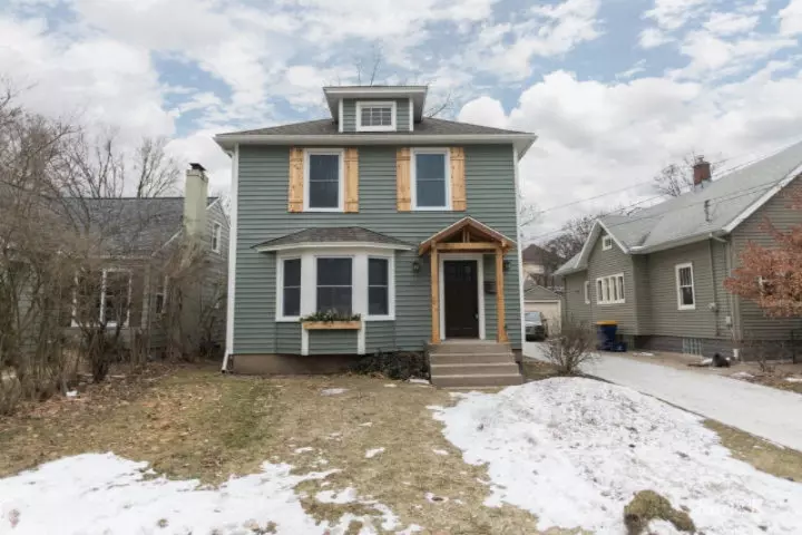 451 Briarwood SE Avenue, East Grand Rapids, MI 49506