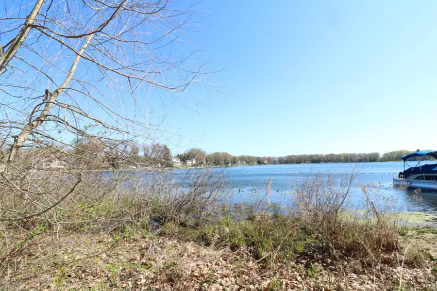 60800 Klett Drive, Decatur, MI 49045