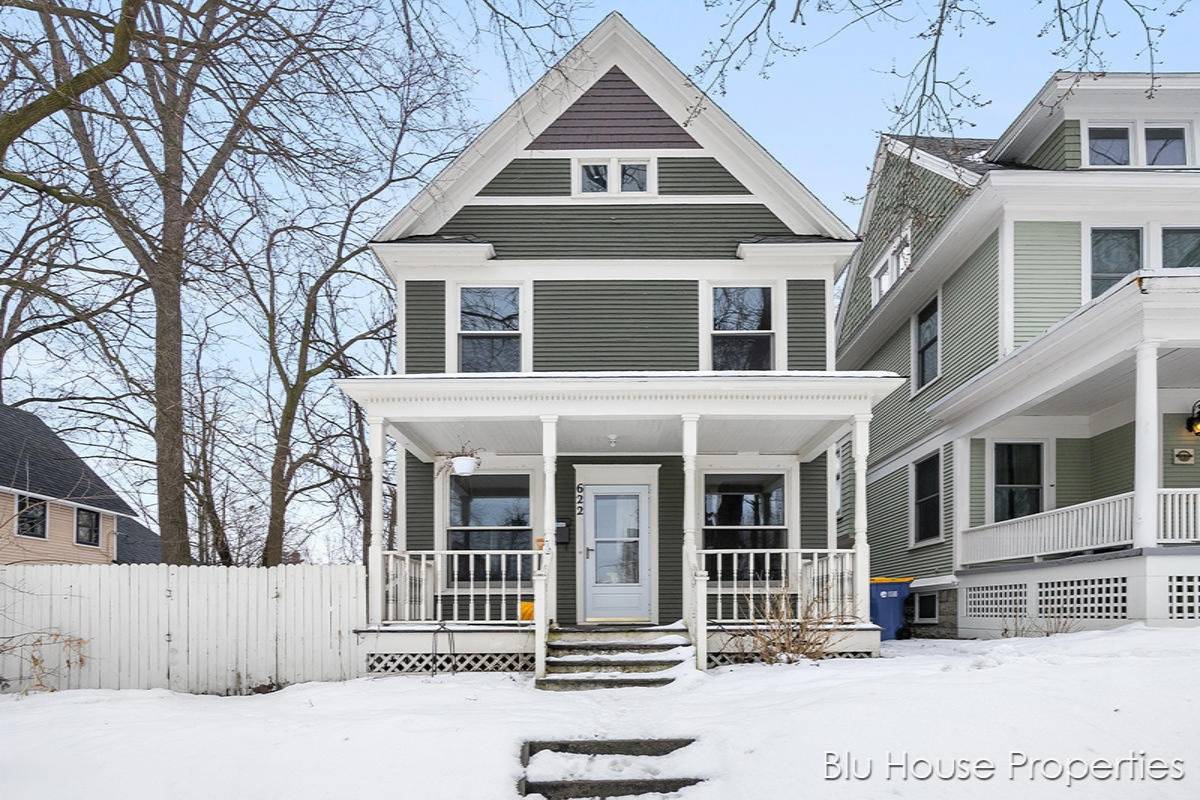 622 Crescent NE Street, Grand Rapids, MI 49503