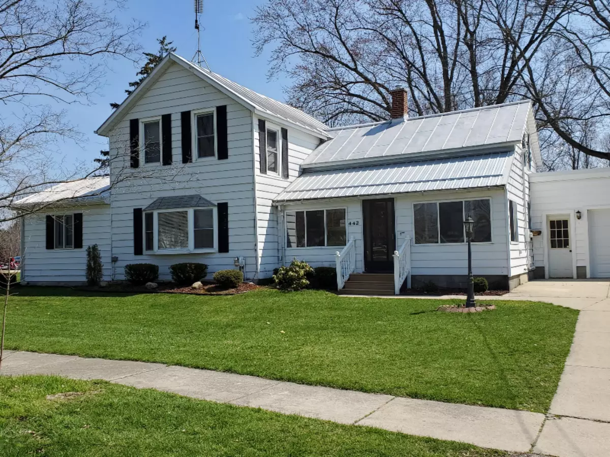 Hubbardston, MI 48845,442 Hanover Street