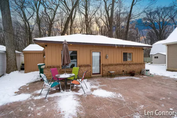 2020 Archwood Drive, Wayland, MI 49348