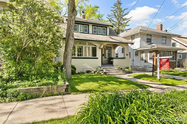 East Grand Rapids, MI 49506,1653 Wealthy SE Street