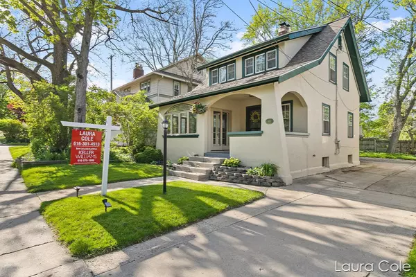 East Grand Rapids, MI 49506,1653 Wealthy SE Street