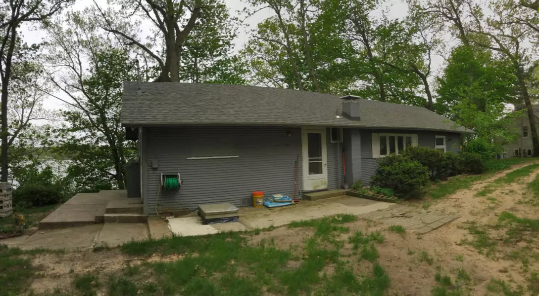 665 Treasure Island Drive, Mattawan, MI 49071