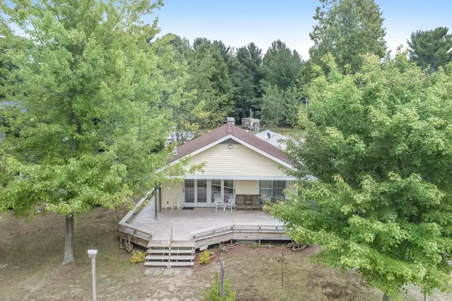1512 N Shore Drive, Mears, MI 49436
