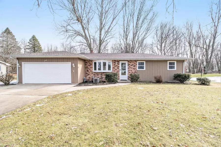 1793 Lakeside Drive, Ceresco, MI 49033