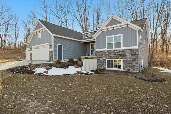 Rockford, MI 49341,137 Muirfield NE Court
