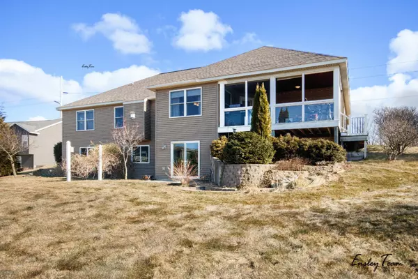 Grand Haven, MI 49417,13045 Acacia Drive