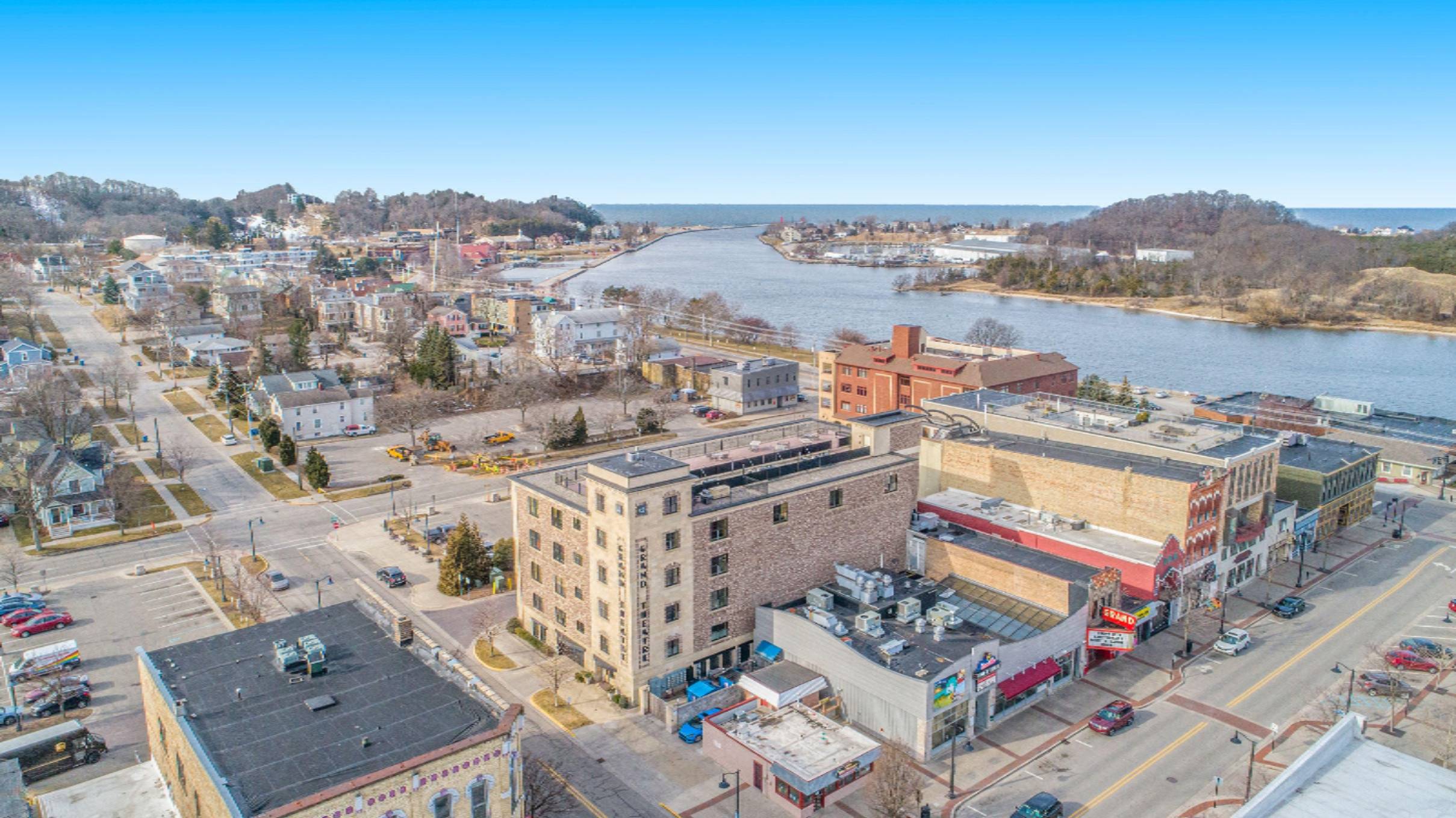 11 S 1st Street #401, Grand Haven, MI 49417