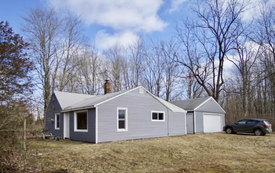 7194 Wood Road, Spring Lake, MI 49456