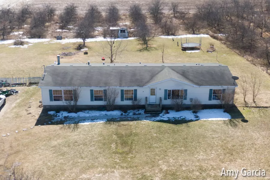 1820 17 Mile Road, Kent City, MI 49330