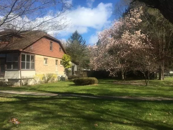 Whitehall, MI 49461,512 E Hanson Street