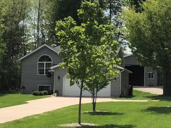 2502 Orchard Valley Drive, Fennville, MI 49408