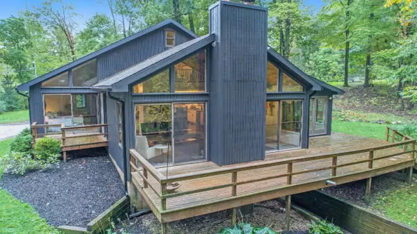 Ada, MI 49301,7626 3 Mile NE Road