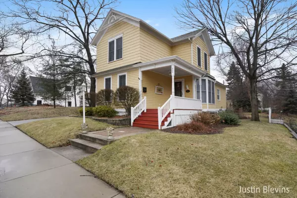 532 Slayton Avenue, Grand Haven, MI 49417