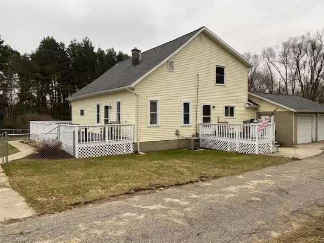 272 Pine St., Cedar Springs, MI 49319