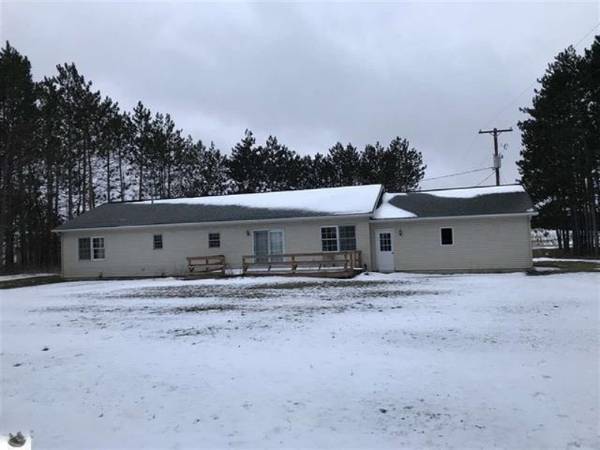 Mcbain, MI 49657,9061 S Lucas Rd