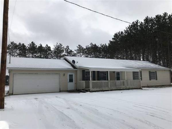 9061 S Lucas Rd, Mcbain, MI 49657