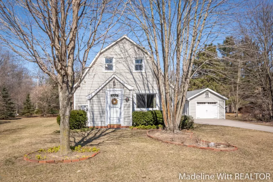 1211 Fonger NE Street, Sparta, MI 49345