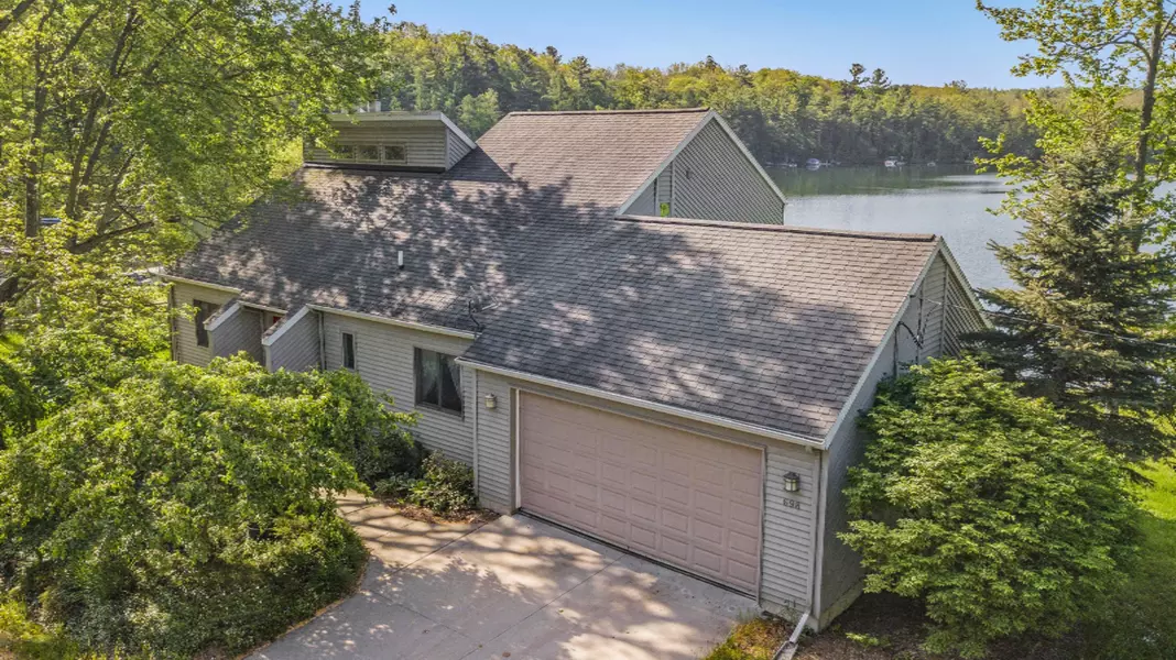 698 Clarkson NE Drive, Sparta, MI 49345