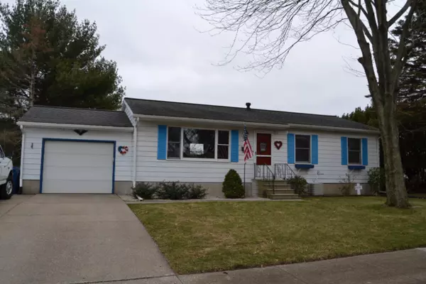 908 S Hopkins Street, Grand Haven, MI 49417