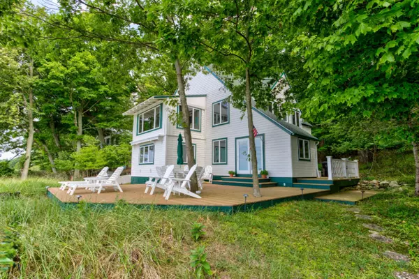 570 Shorewood Drive, Saugatuck, MI 49453