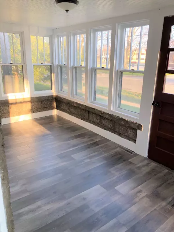 Spring Lake, MI 49456,411 E River Street