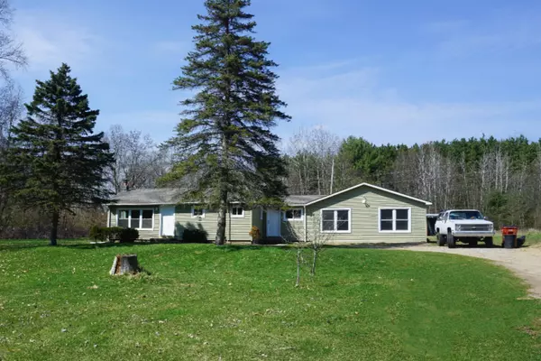 12965 17 MILE NE Road, Gowen, MI 49326