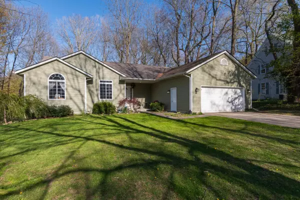 202 Golfview Drive, Plainwell, MI 49080