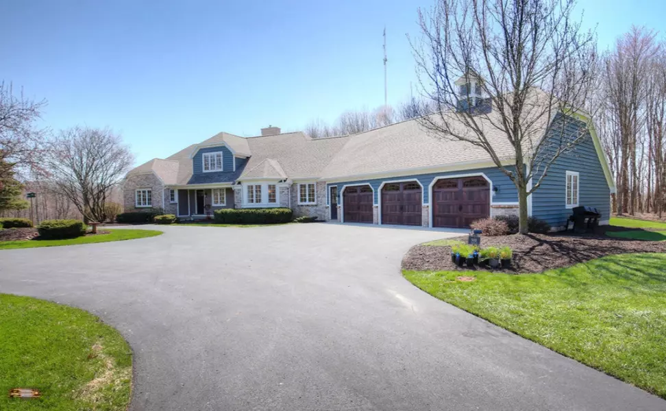 9489 Prairie SE Drive, Alto, MI 49302