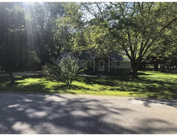 7595 104th Avenue, Zeeland, MI 49464