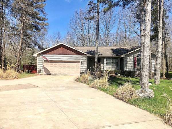 8296 Peck Lake Road, Saranac, MI 48881